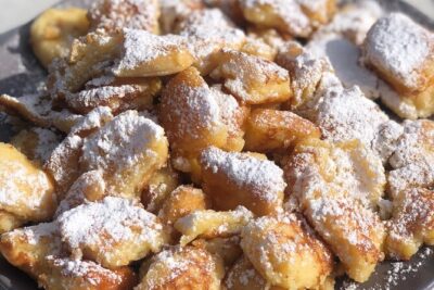 Taste Vienna: A Full Meal Walking Food Tour by Do Eat Better - Stop 1: Kurrentgasse Bretzel and the warm start