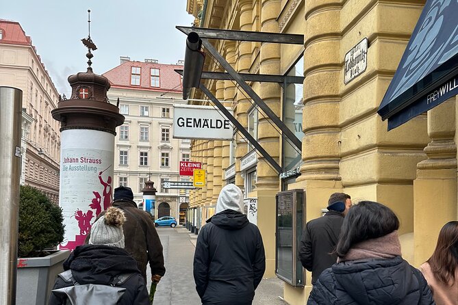 Taste Vienna: A Full Meal Walking Food Tour by Do Eat Better - Guides and group feel: small tour, real conversation