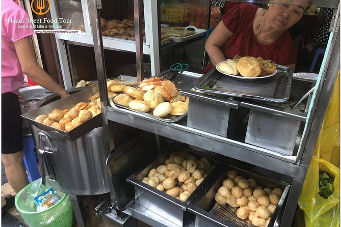 Tasting 8 Different Hanoi Street Foods at Noon Time - Old Quarter walking: what you’ll be doing the whole time