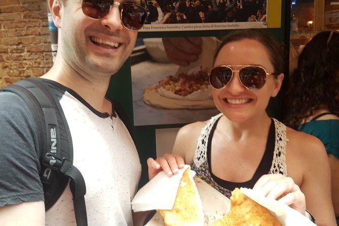 Tasty Naples Street Food Tour of MustEat Gourmet Specialties and MustSee Sites - San Gregorio Armeno: artisan shops and the big highlight—pizza fritta