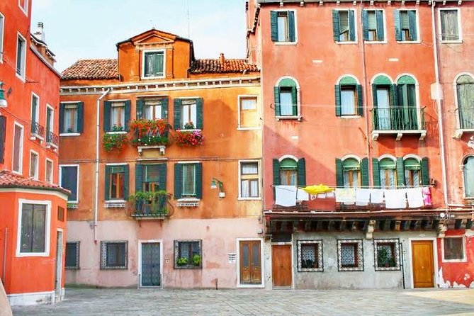 Tasty Street Food Tour of Venice City Center with Cicchetti & Local Specialties - Walking Pace, Group Size, and What to Wear