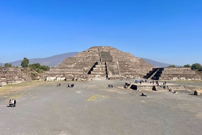 Teotihuacan: Pyramids, Caves & Culinary Experience - Piramide de la Luna and Quetzalpapálotl: The Areas Beyond the Postcard