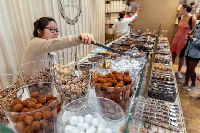 The 10 Tastings of Brussels With Locals: PRIVATE Food Tour (B-Corp certified) - Maison du Sac and the culs de sac maze effect