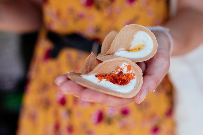The 10 Tastings of Chiang Mai With Locals: Private Street Food Tour - Markets and Route Twists Between Food Stops
