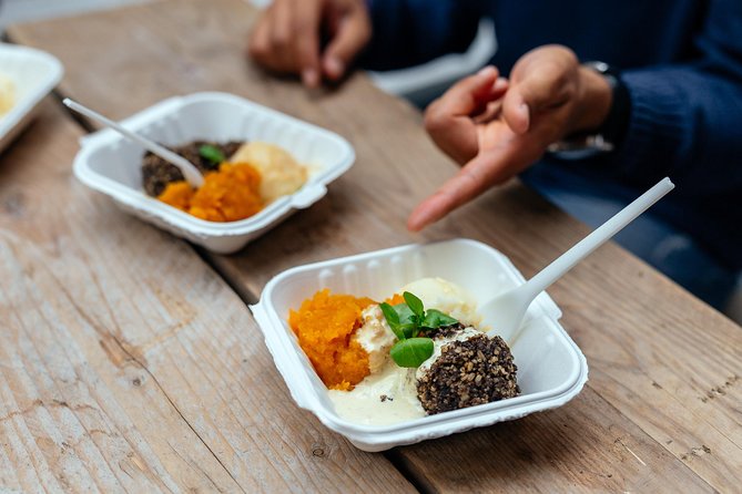 The 10 Tastings of Edinburgh With Locals: Private Food Tour - Your guide shapes the mood: names you might see and what people loved