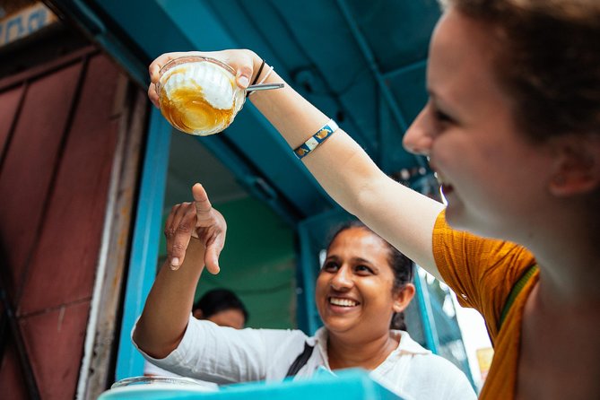 The 10 Tastings of Kandy With Locals: Private Street Food Tour - Kandy Lake viewpoint and the optional Joy Boats ride