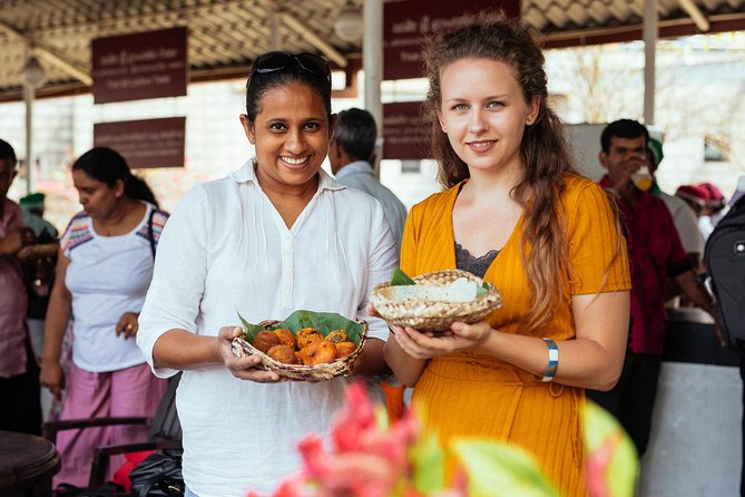 The 10 Tastings of Kandy With Locals: Private Street Food Tour - Meeting point and the 3-hour flow (what you’ll actually do)
