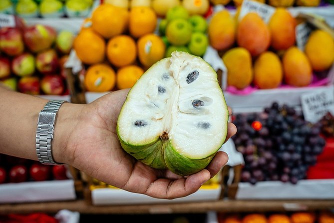The 10 Tastings of Lima With Locals: Private Street Food Tour - Centro Histórico sights: government core views, Congress-area story, and an old bar stop