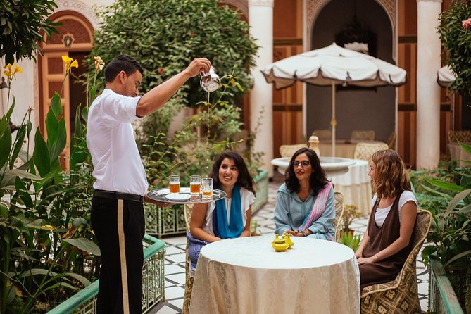 The 10 Tastings of Marrakech With Locals: Private Food Tour - Meeting in the medina: Place des Ferblantiers and what to expect