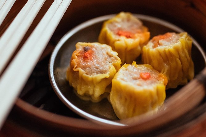 The Award-Winning PRIVATE Food Tour: 10 Tastings of 3 Cultures - Private Guide Style: Walking, Talking, and Getting Better Answers