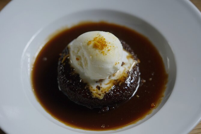 The Best Food Tour in Edinburgh - The starter course: oysters, Cullen skink, and haggis