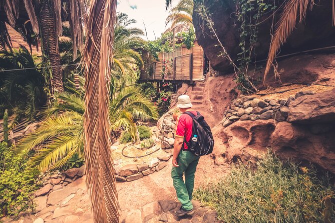 The Red Canyon Tour - Small Group Trip with Local Food Tasting ツ - The Barranco de Las Vacas photo walk: short, narrow, and very red
