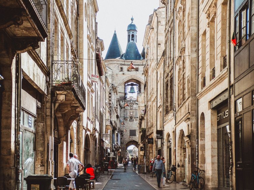 The Ultimate Bordeaux Food Tour: Full Meal & Fine Wines - A Bordeaux food tour that teaches you how the city eats
