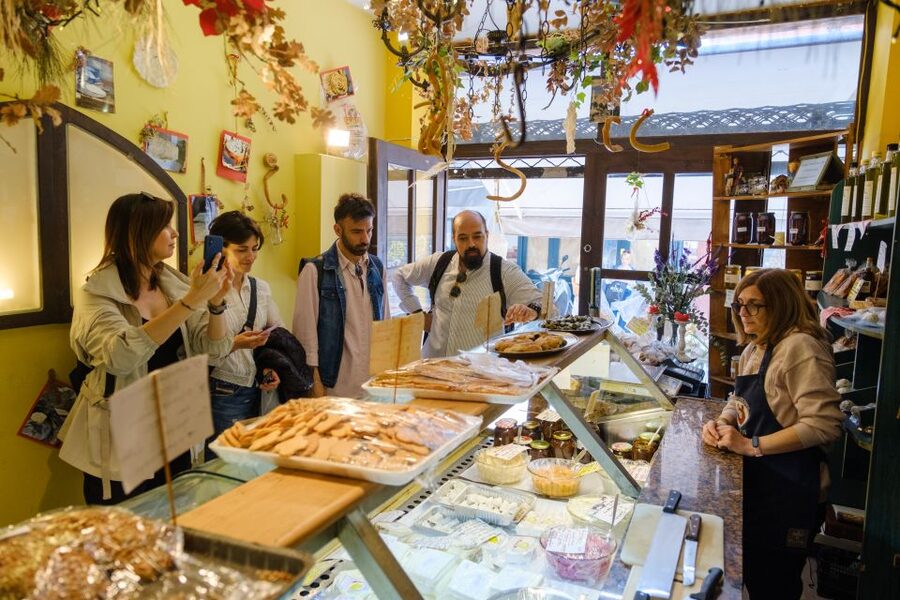 Thessaloniki: Food Tastings and Drinks tour with a Chef - Savory bites and pastry shops: the balance stays clever