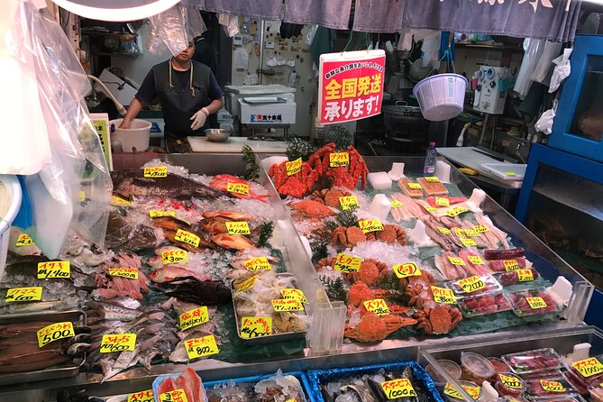 Tokyo Food Tour Taste Fresh Delights at Tsukiji Market - Shopping inside Tsukiji: knives, stalls, and how to leave with more than snacks