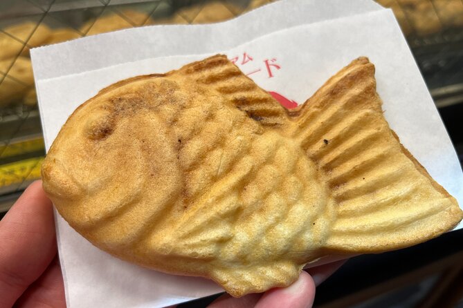 Tokyo Local Food Tour: Noodles, Skewers, Dumplings, Sweets - Stop 4: The Fish-Shaped Sweet That Ends the Night Right