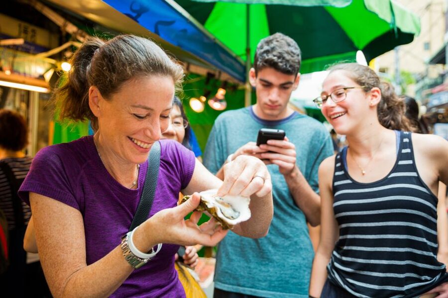 Tokyo: Tsukiji Fish Market Food and Culture Walking Tour - Guide names you can look for: what makes a good one