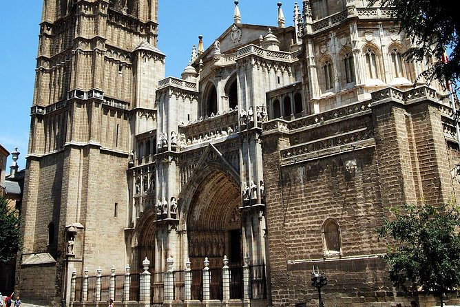 Toledo Tour with Tapas, Wine Tasting and Optional 3 Monuments - Historic Center Walk: Where Toledo’s Layers Become Clear