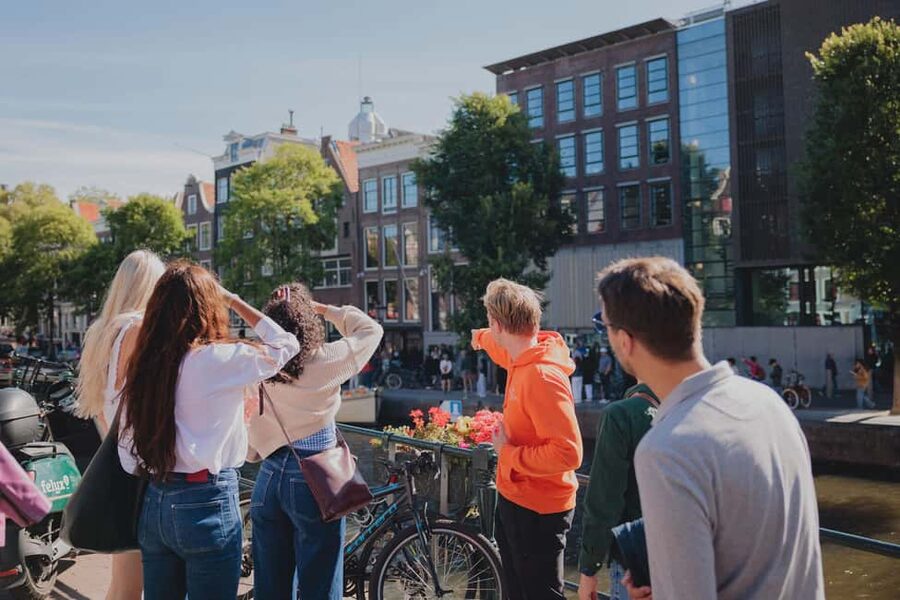 Top 10 Tastings of Amsterdam: Guided Walking Food Tour - Herring and battered cod bites: what to expect, and how to handle it