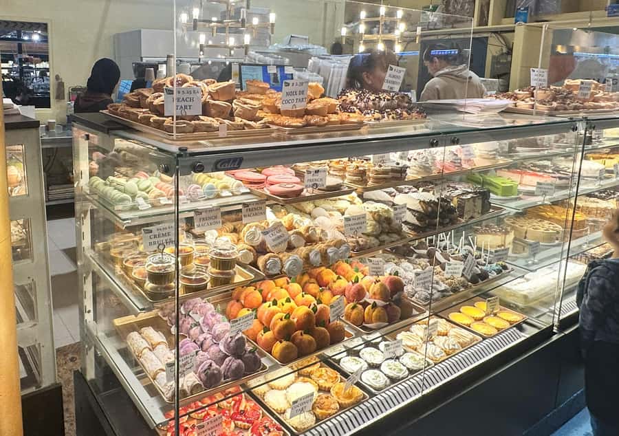 Toronto: St Lawrence Market Food Tour with 6 Tastings - Who should book this Toronto food tour