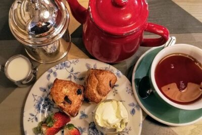 Traditional English Walking Food Tour With London Food Tours - The English lineup: baps, pies, oysters, eel, and fish and chips
