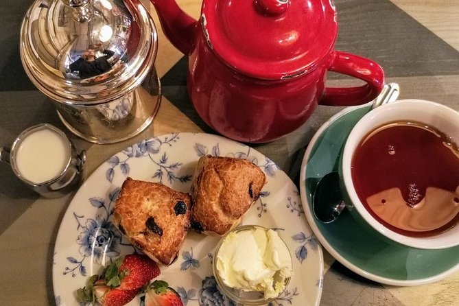 Traditional English Walking Food Tour With London Food Tours - The English lineup: baps, pies, oysters, eel, and fish and chips