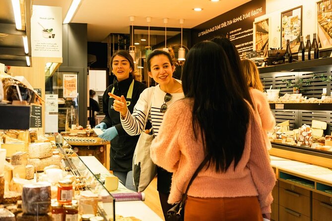 Traditional Gourmet Food & Wine Tour in Bordeaux - Place de la Comédie: Opera Views and Chocolates from a Classic Maker