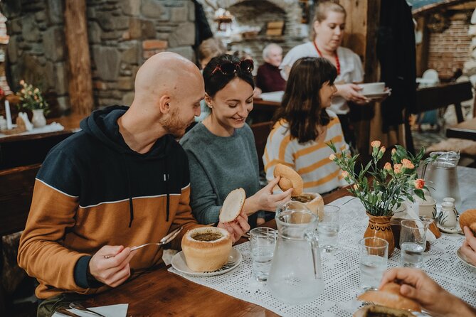 Traditional Polish Food Tour in Krakow Old Town - Stop 1: Plac Świętej Marii Magdaleny — A Historic Starting Beat