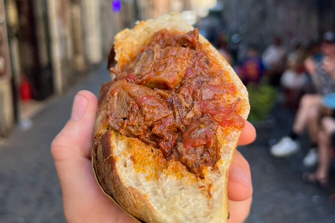Trastevere Like a Local Food Tour with 7+ Food Tastings & Wines - Stop 1: Ponte Fabricio and the Temple of Aesculapius on Tiber Island