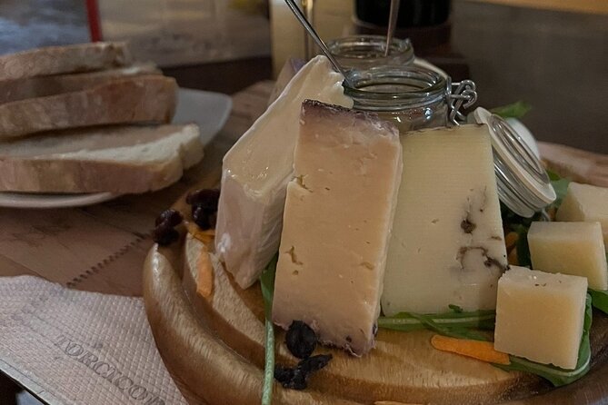 Trastevere Like a Local Food Tour with 7+ Food Tastings & Wines - What You Actually Eat and Drink: 7+ Tastings, Prosecco, and Roman Wine Pairings