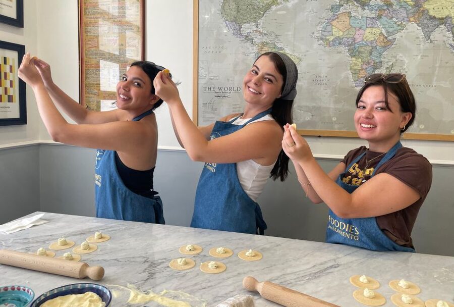 Trastevere Pasta Masterclass with Foodies from Rome - Making fresh pasta shapes: tortelli/ravioli basics and spaghetti confidence