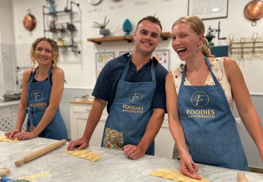 Trastevere Pasta Masterclass with Foodies from Rome - Drinks, photos, and the small-group social payoff