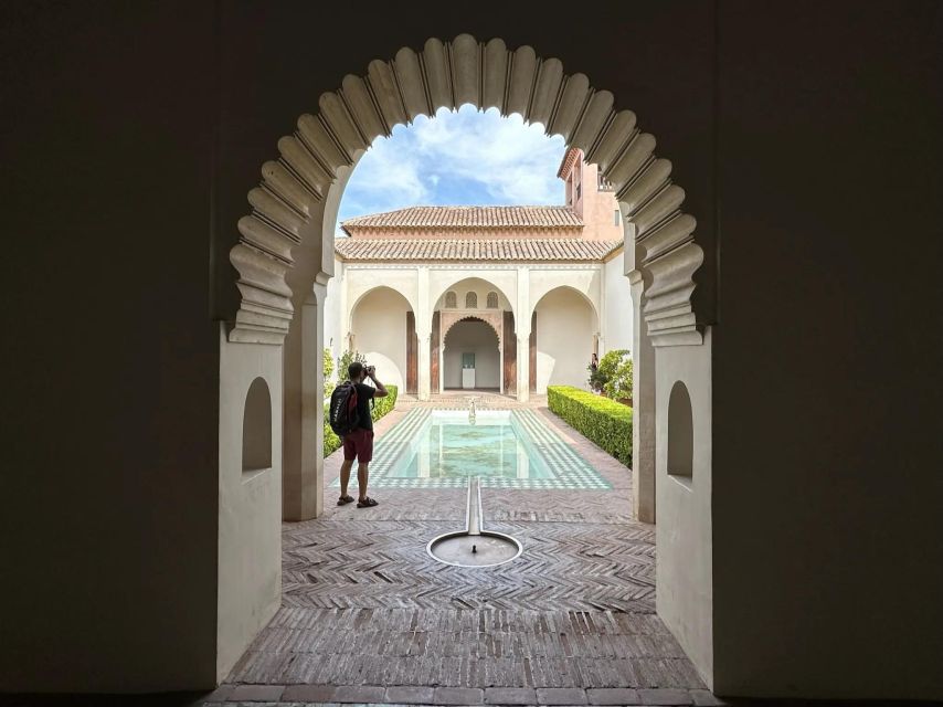 Ultimate Malaga: History and Tapas All Included - Alcazaba Fortress: Moorish Walls With Views You Can Read