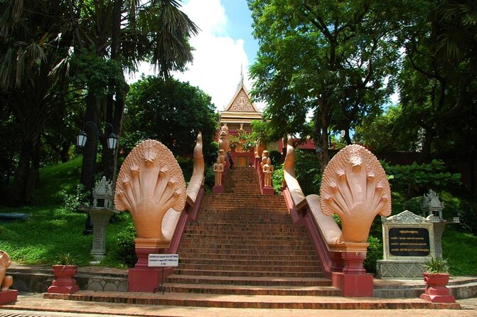 Ultimate Phnom Penh Food Tour by Tuk Tuk: 20 Tastings and Drinks - Why This Phnom Penh Tuk-Tuk Food Tour Works So Well