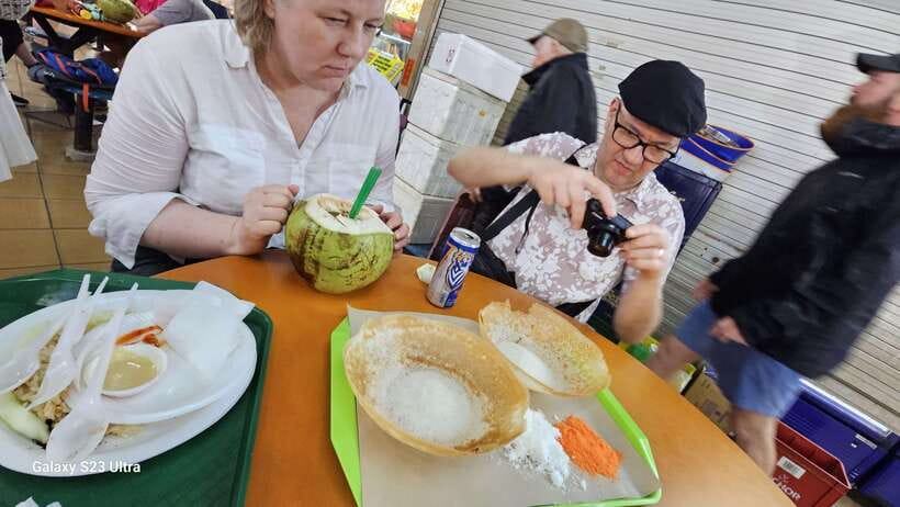 UNESCO Hawker Culture: Chinatown Food Tasting Tour - Start at Bee Cheng Hiang, then Sri Mariamman Temple sets the tone