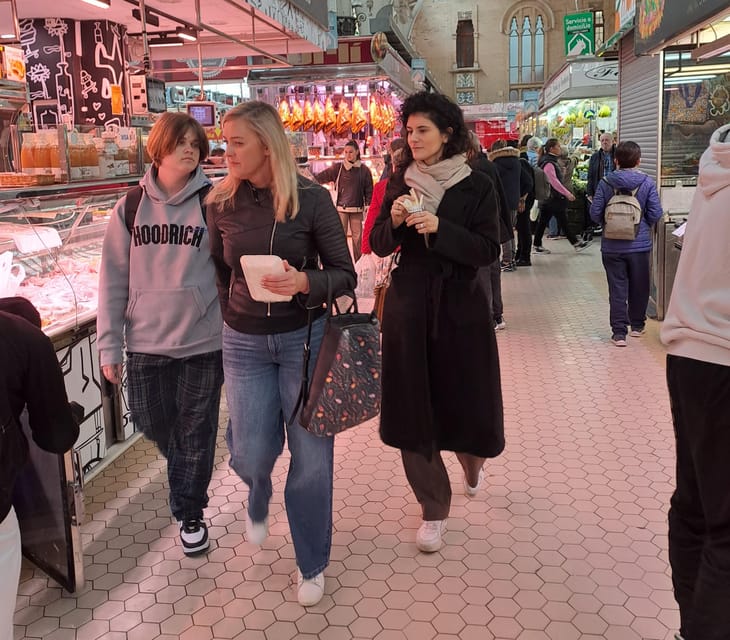 Valencia: Authentic Tapas & Drinks with a Local - What you’ll likely eat: bravas, tortilla, anchovies, and croquetas