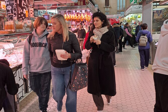 Valencia Food Tour: Tapas, Drinks and Delights with a Local - Stop 3: Valencia Central Market for Modernist Market Bites