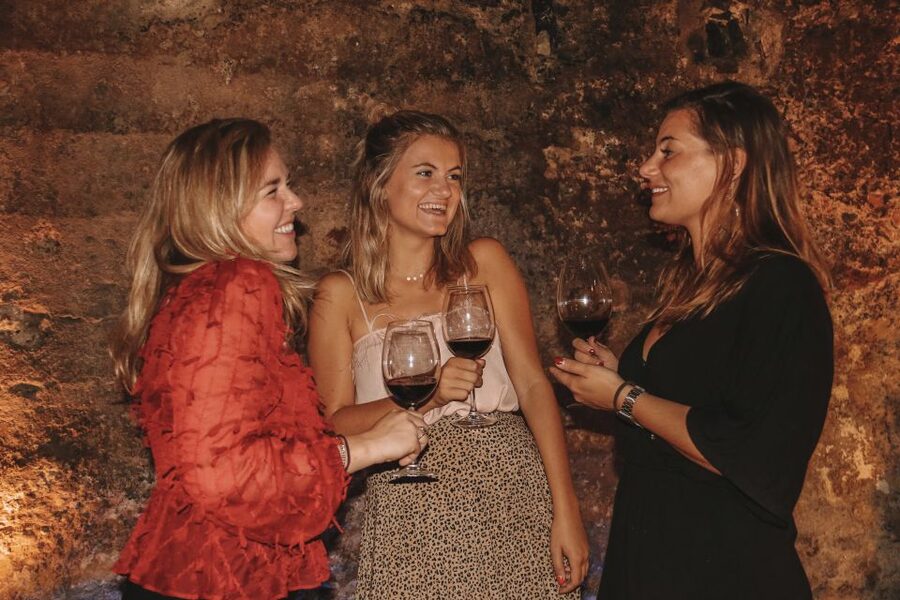 Valencia: Old Town Tour, Wine & Tapas in an 11th c. Monument - Who should book this Valencia Old Town tour?