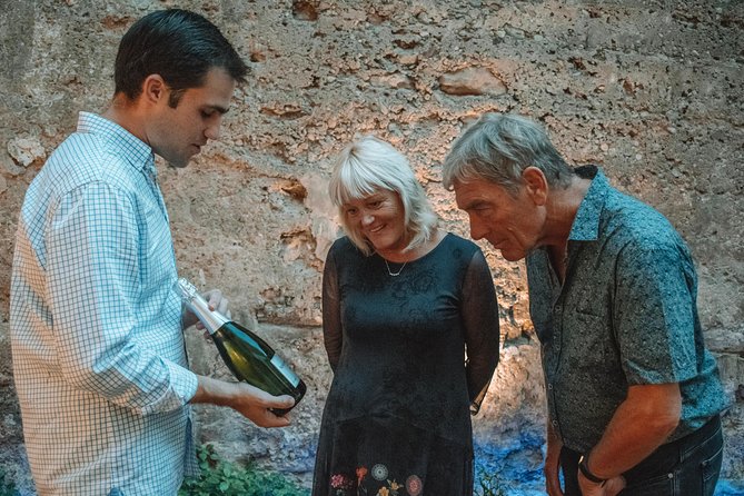 Valencia Old Town Tour with Wine & Tapas in 11th Century Historic Monument - Mercado Central: the market stop that makes lunch feel local