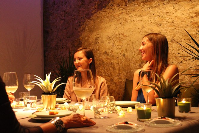 Valencia Old Town Tour with Wine & Tapas in 11th Century Historic Monument - Meeting on Calle Caballeros and getting your bearings
