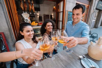 Valencia: Tapas and Drinks Evening Tour - Start by the fountain at Plaça del Col·legi del Patriarca