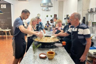 Valencian Paella Cooking Class, Tapas & Sangria - Evening - Where You’ll Meet in Valencia (and How to Not Lose Time)