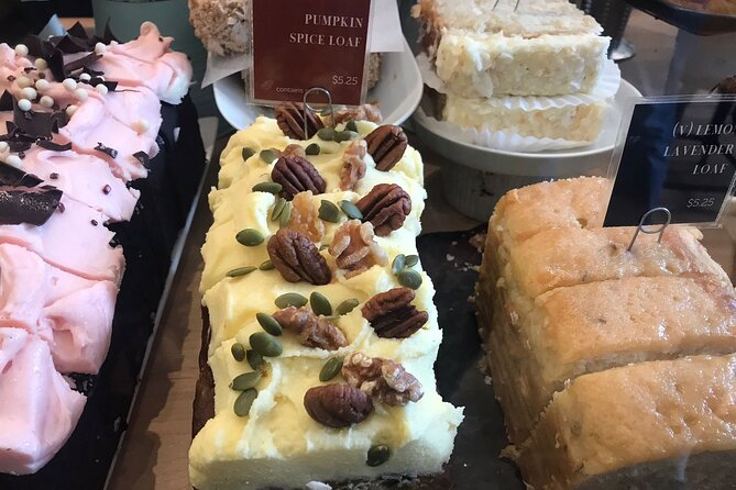 Vancouver Food Tour with 6 Tastings of Sushi, Chocolate, and more - Stop 2: Gastown Steam Clock and the “walk-up-to-it” factor