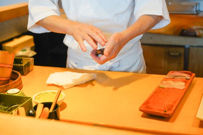 Vegan Friendly Sushi & Okonomiyaki Shibuya Night Foodie Tour - Shibuya at 5:00 pm: the perfect timing for a vegan food walk