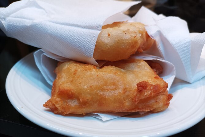 Venice Bacaro Food Tour: Eat and Drink like a Venetian - Stop 2: Calle de la Testa for cicchetti and an ombra di vino