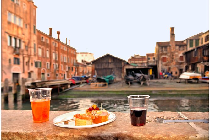Venice Cicchetti, Spritz and Wine Tour with a Local Guide - A clear sense of time, pace, and where the walk lands