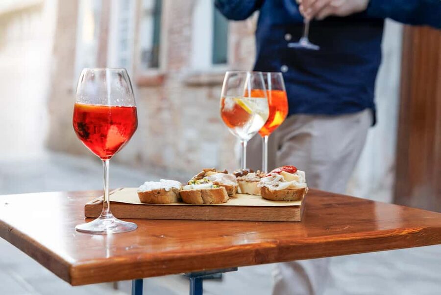 Venice Food Tasting Tour: Bites, Wine, Dinner & Local Guide - Quick hits you can feel in your stomach
