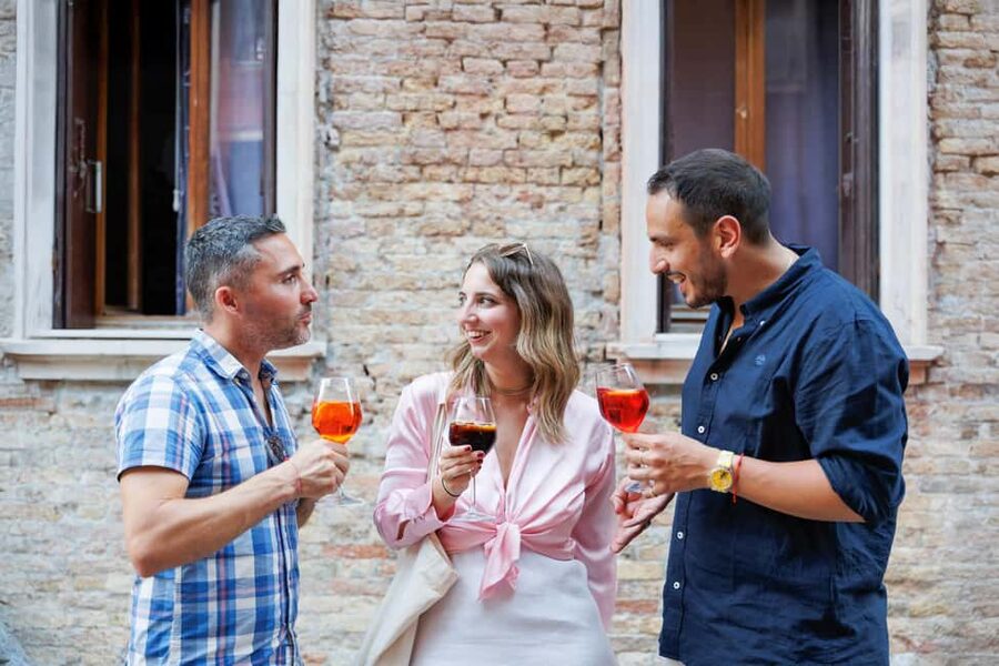 Venice Food Tasting Tour: Bites, Wine, Dinner & Local Guide - Stop 2: fish cicchetti plus ombra wine