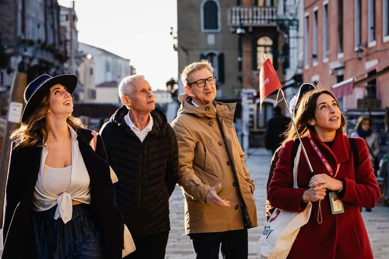 Venice Food Tasting Tour: Bites, Wine, Dinner & Local Guide - Ending near Rialto Bridge: turn the last bites into a good photo