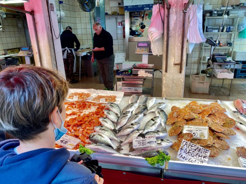 Venice: Guided City Highlights and Street Food Tour - Rialto Market: Where Fresh Ingredients Shape the Food Stories